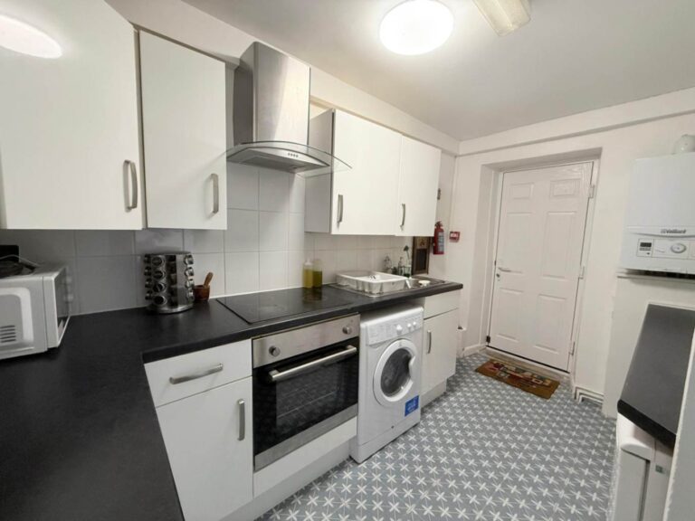 flat 3 341 crookesmoor road sheffield university student accommodation 11